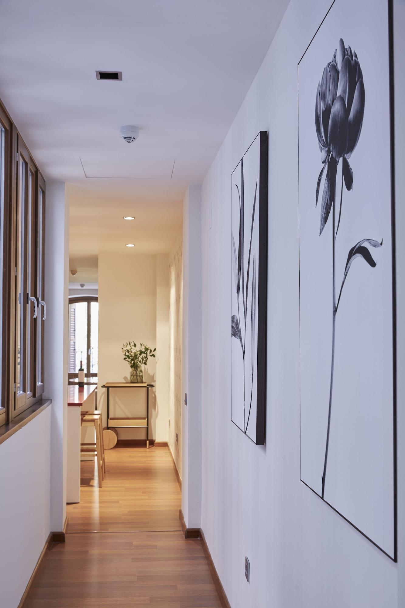 60 Balconies Design Apartment Madrid Exterior photo
